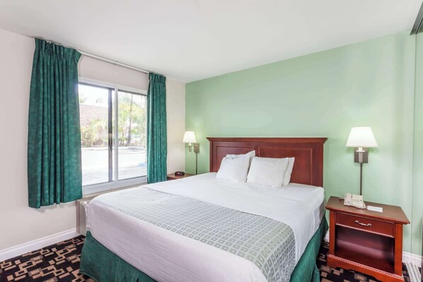 In-room safe, desk, soundproofing, iron/ironing board