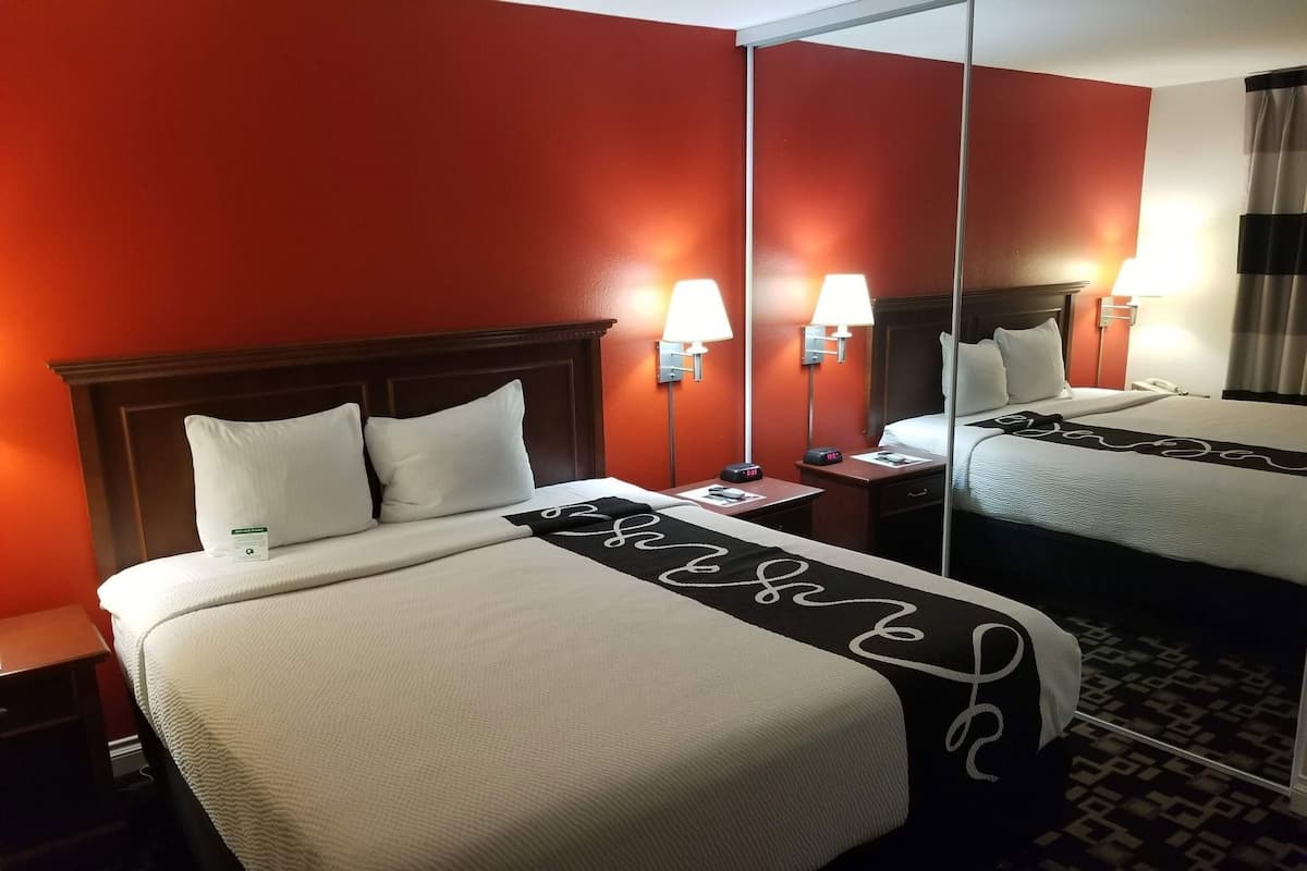In-room safe, desk, soundproofing, iron/ironing board