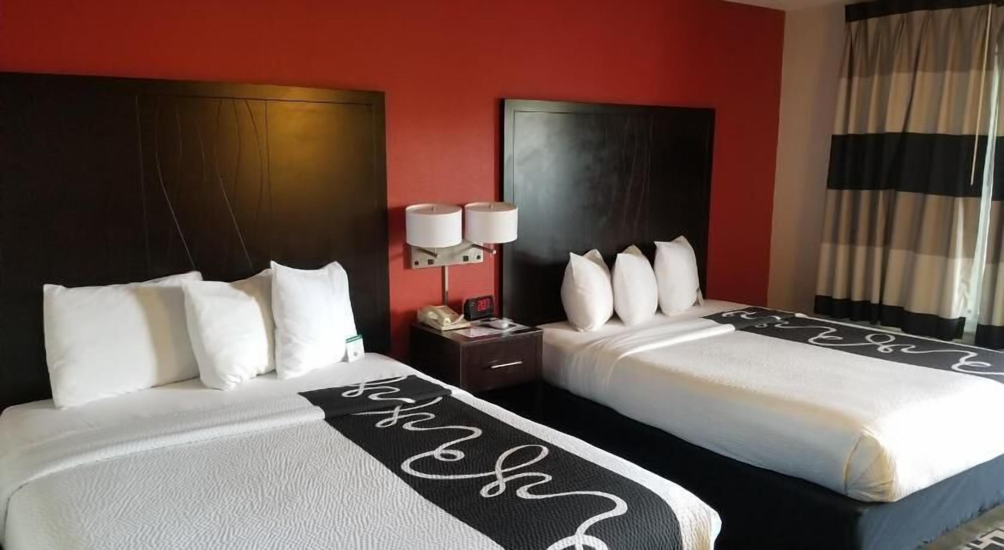 In-room safe, desk, soundproofing, iron/ironing board
