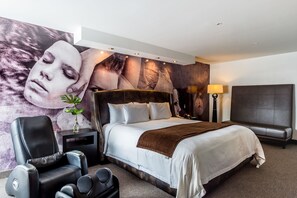 Premium bedding, in-room safe, desk, blackout drapes - Riande Urban Hotel (Panama City)