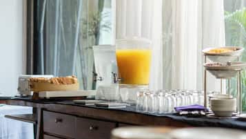 Free daily continental breakfast