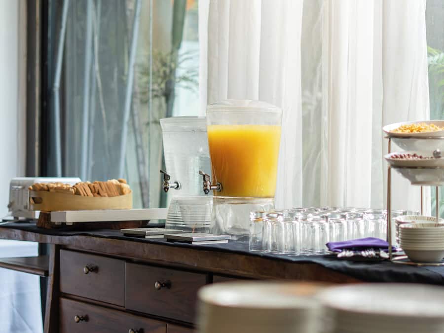 Free daily continental breakfast