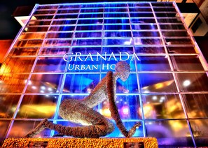 Façade de lâhĂ©bergement - soirĂ©e/nuit