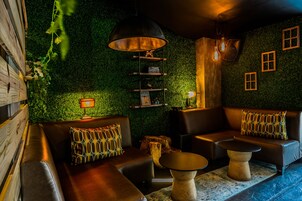 2 bares, pub gastronómico