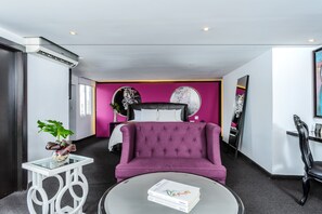 Premium bedding, in-room safe, desk, blackout drapes - Riande Urban Hotel (Panama City)