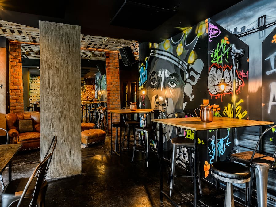 2 bars/lounges, gastropub