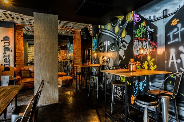 2 bars/lounges, gastropub