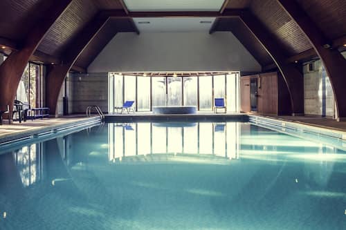 Piscine intérieure