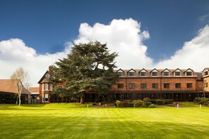 Property grounds - Mercure Hull Grange Park Hotel (Hull)