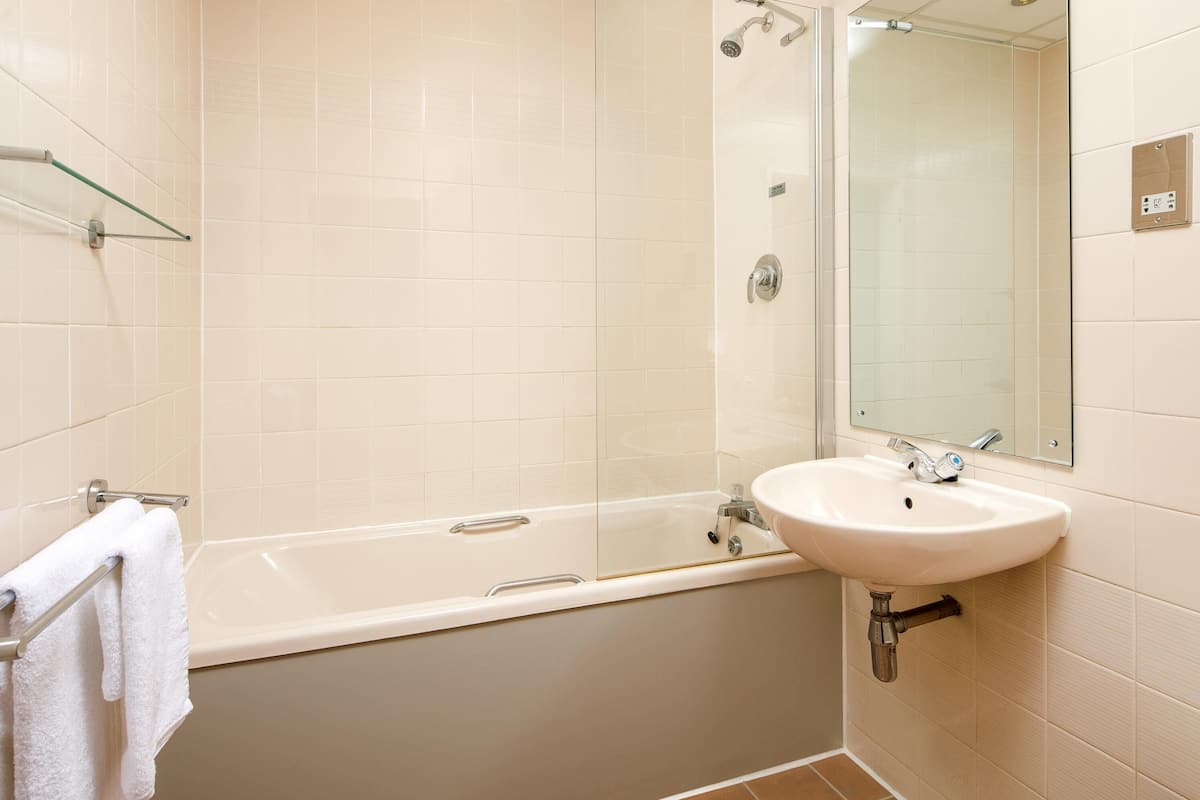 In-room safe, desk, iron/ironing board, free WiFi