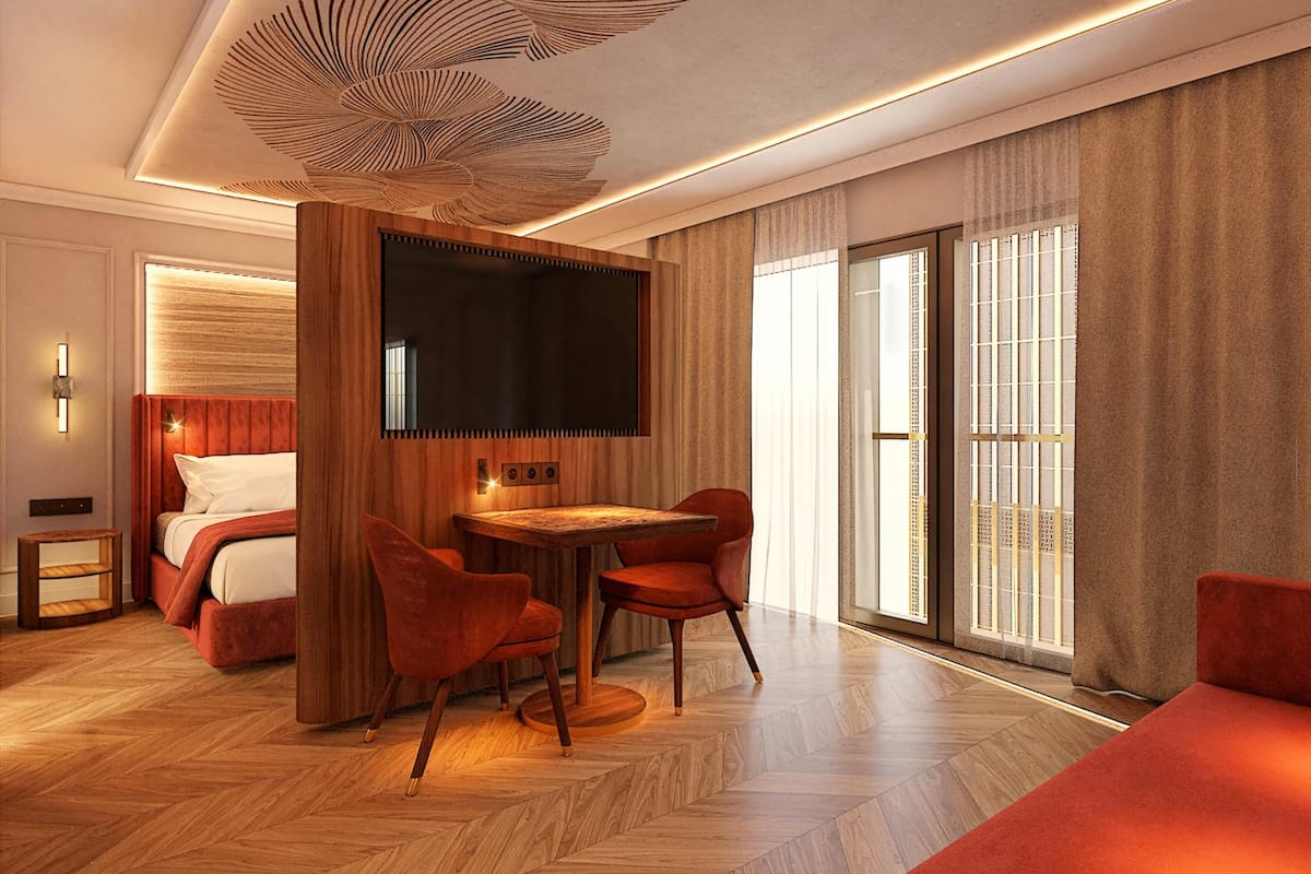 Minibar, caja de seguridad en la habitación y escritorio