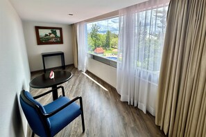 Suite, 1 très grand lit, non-fumeur | 1 chambre, literie de qualité, couette en duvet, coffre-fort