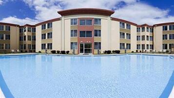 Seasonal outdoor pool