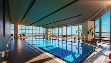 Indoor pool, pool loungers