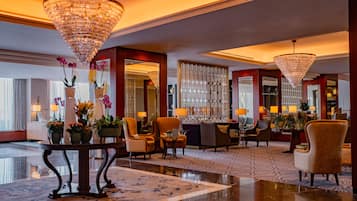 2 개의 레스토랑, 아침 식사, 점심 식사, 저녁 식사 제공(현지 및 세계 요리)