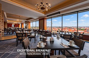 Päivittäinen buffetaamiainen (15 EUR per henkilö)