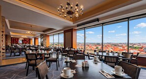 Frokostbuffé hver dag (EUR 15 per person)