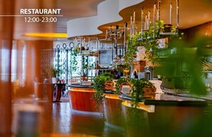 2 restaurants, breakfast, lunch served; local and international cuisine 