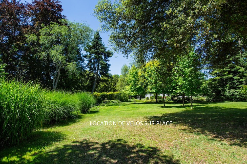 Château Belmont Tours by The Crest Collection by null