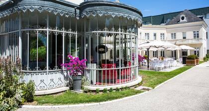 Château Belmont Tours by The Crest Collection