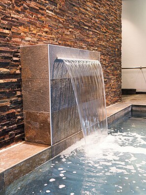 Indoor pool - Château Belmont Tours by The Crest Collection (Tours)