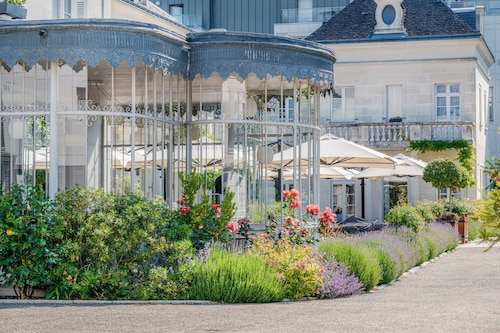 Château Belmont Tours by The Crest Collection