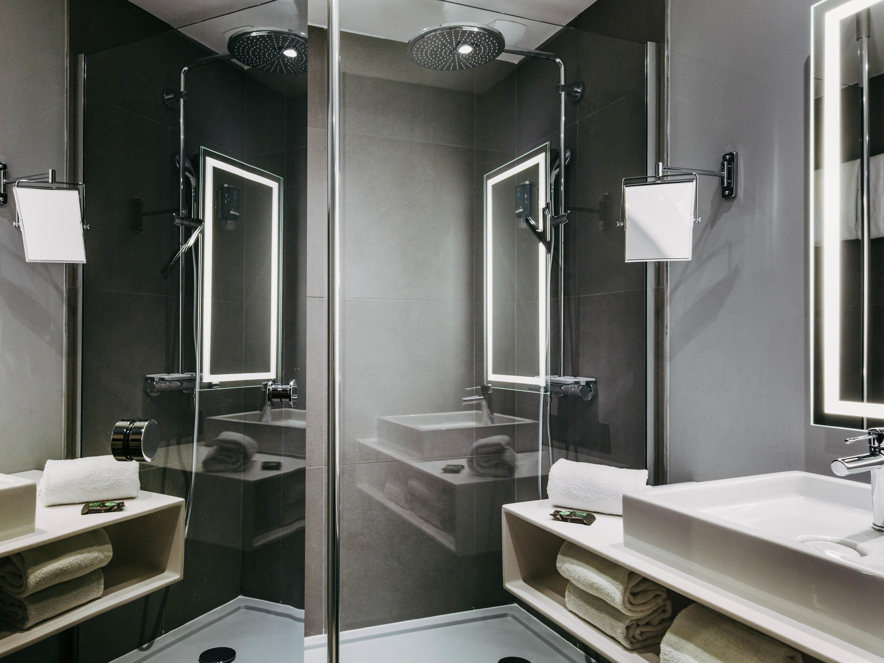 1 bedroom, premium bedding, in-room safe, desk
