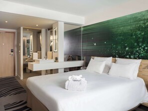 Executive Room, 1 Double Bed with Sofa bed | Premium bedding, in-room safe, desk, blackout drapes