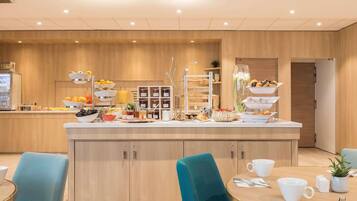 Daily buffet breakfast for a fee