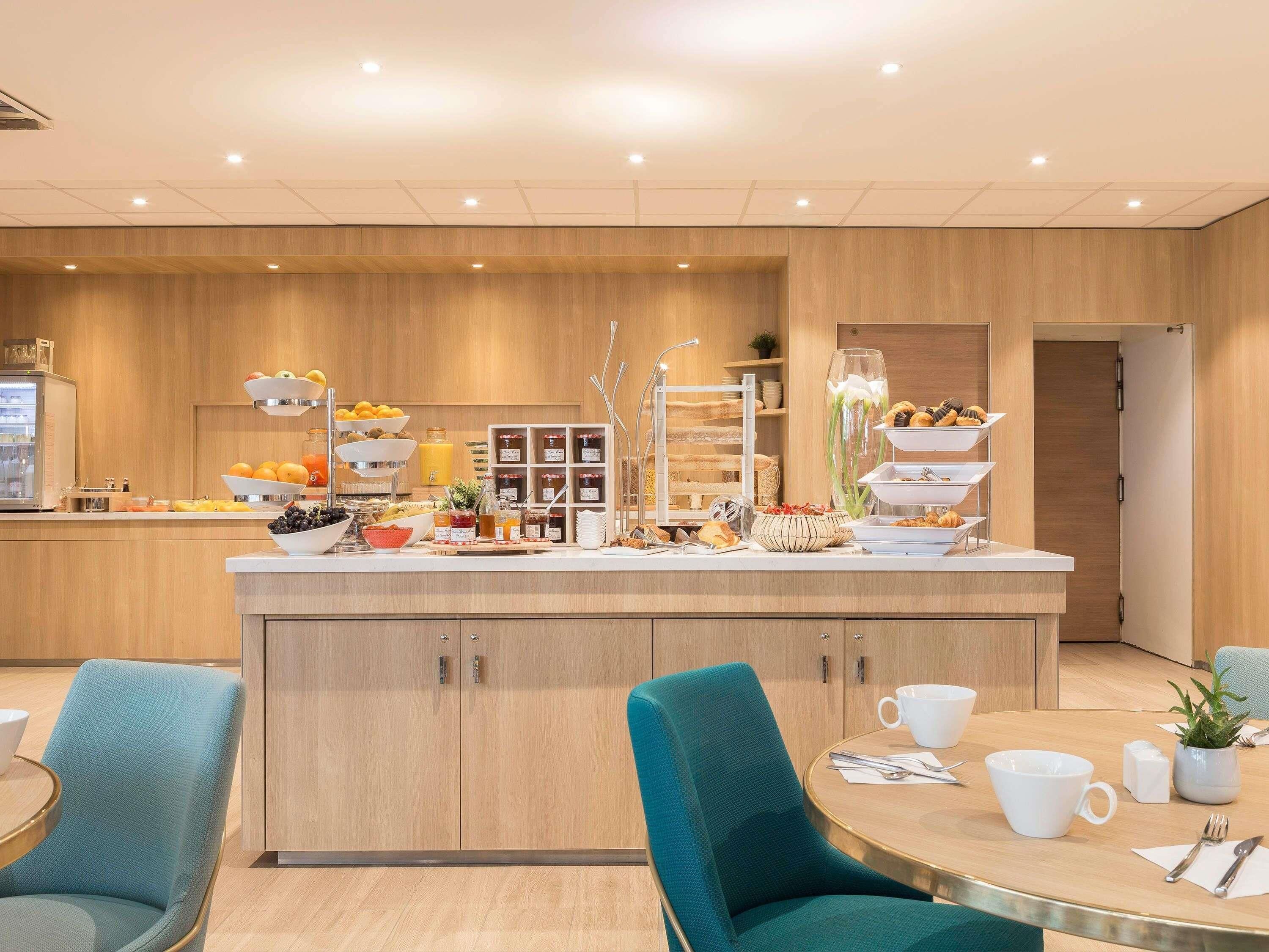 Daily buffet breakfast (EUR 19 per person)