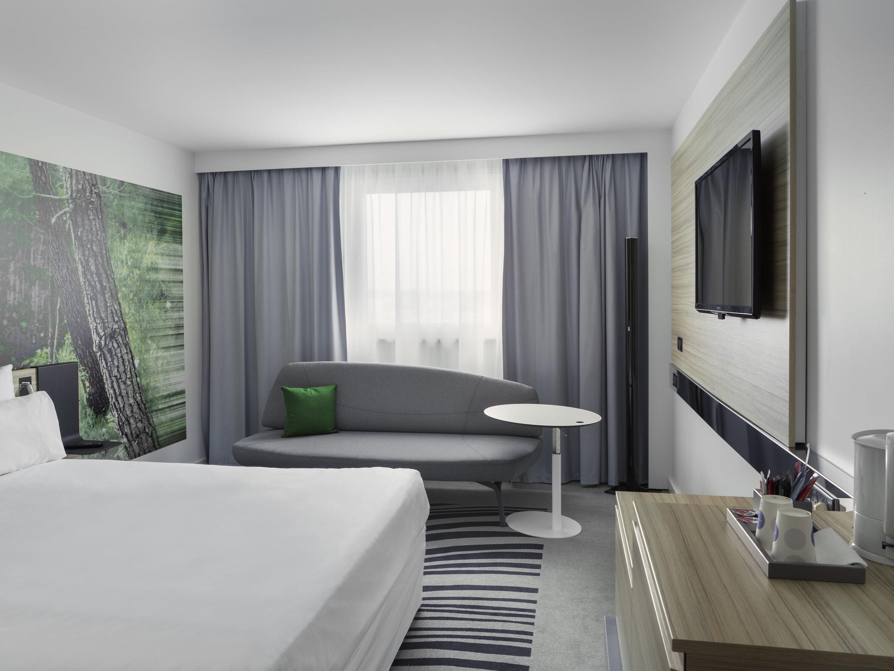 1 Schlafzimmer, hochwertige Bettwaren, Zimmersafe, Schreibtisch