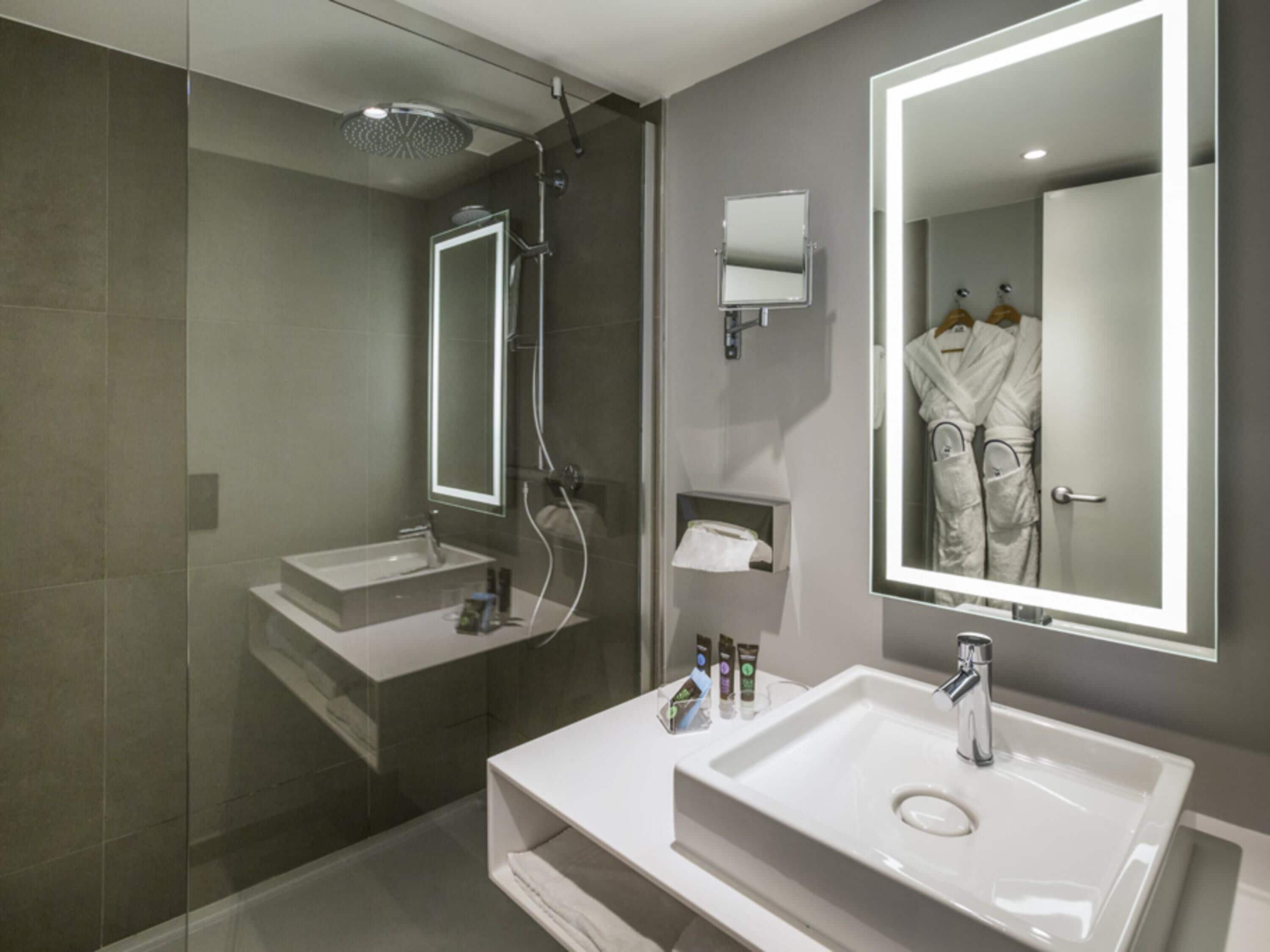 Executive Room, 1 Double Bed with Sofa bed | 1 bedroom, premium bedding, in-room safe, desk