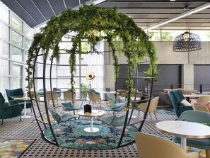 Bar (on property) - Novotel Paris Charles de Gaulle Airport (Tremblay-en-France)