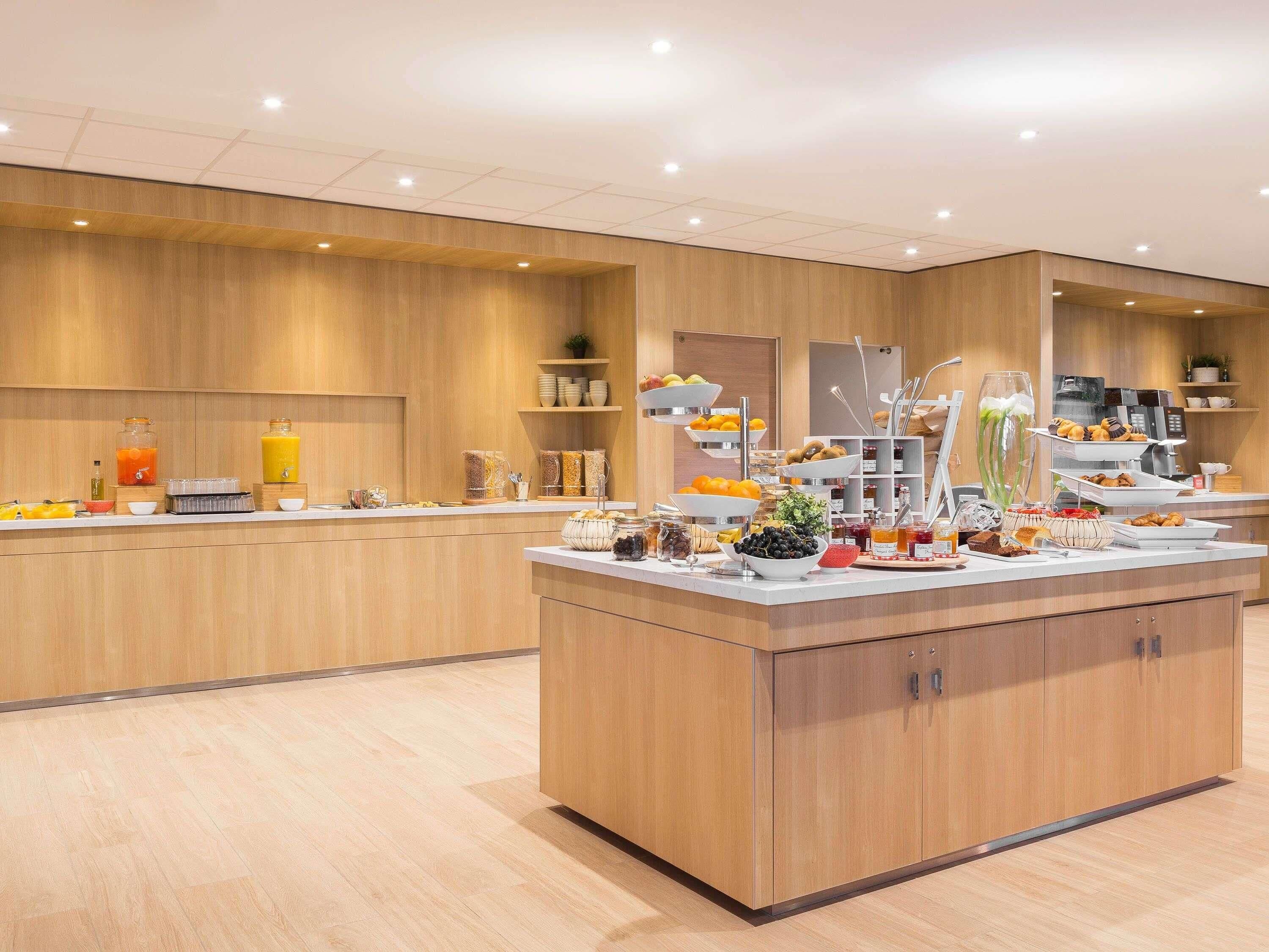 Daily buffet breakfast (EUR 19 per person)