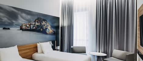 Superior kamer, 2 eenpersoonsbedden | 1 slaapkamer, luxe beddengoed, een kluis op de kamer, een bureau