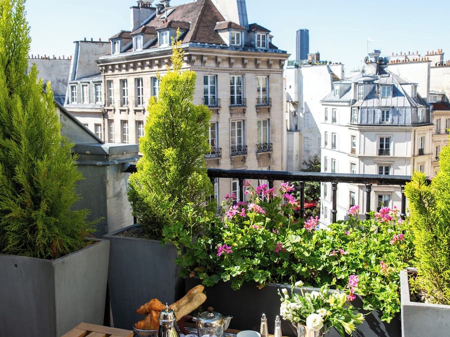 Suite, terrasse | Spiseområde på rommet