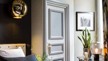 Minibar, coffres-forts dans les chambres, bureau, chambres insonorisées