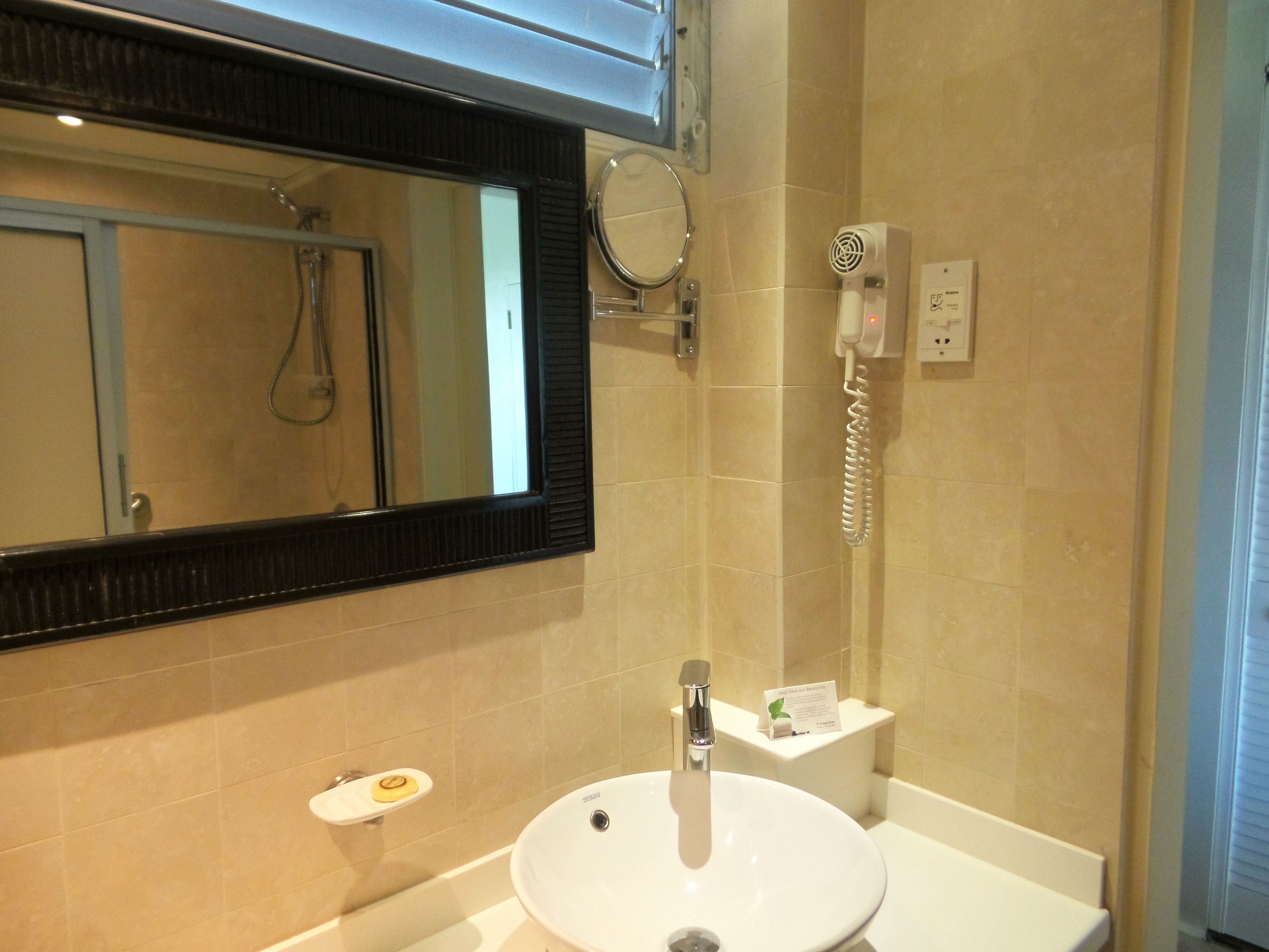 superior room, ocean view | bathroom | combined shower/bathtub, free toiletries, hair dryer, towels