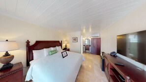 Classic Room, 1 King Bed | In-room safe, individually decorated, desk, iron/ironing board - Company House Hotel St. Croix (Christiansted)