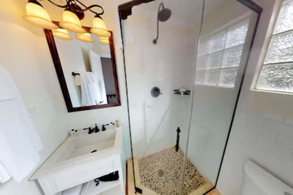 shower, free toiletries, hair dryer, bathrobes