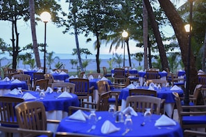Breakfast, lunch, dinner served; sea views