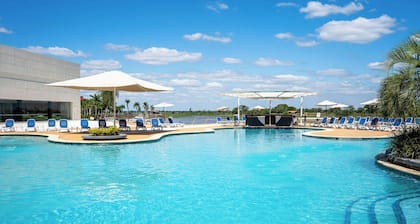 Yacht & Golf Club Paraguayo, a Tribute Portfolio Resort