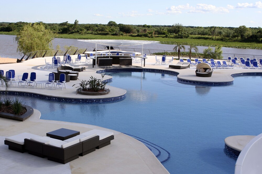 Resort Yacht y Golf Club Paraguayo