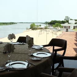 5 restaurantes, é servido almoço