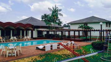 Outdoor pool, pool umbrellas