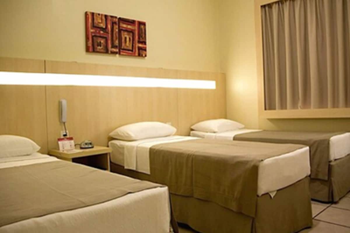 deluxe twin room | minibar, desk, blackout curtains, soundproofing