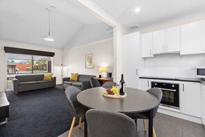 One Bedroom Villa | Living area | 32-inch flat-screen TV with digital channels, TV, Netflix - All Seasons Resort (Strathdale)