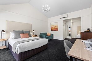 Deluxe Triple Suite