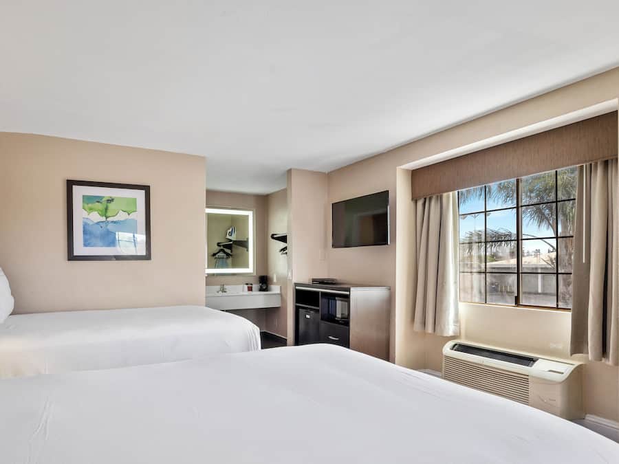 Standard Double Room, 2 Double Beds | Desk, iron/ironing board, free WiFi