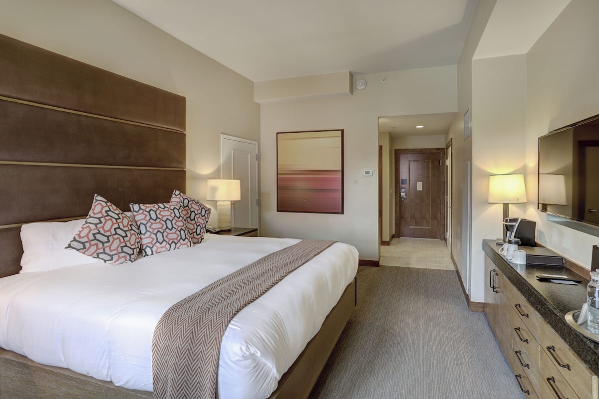 Coffres-forts dans les chambres, bureau, rideaux occultants